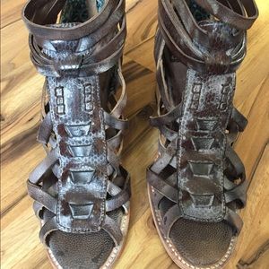 Freebird by Steven size10 strappy sandal brown new
